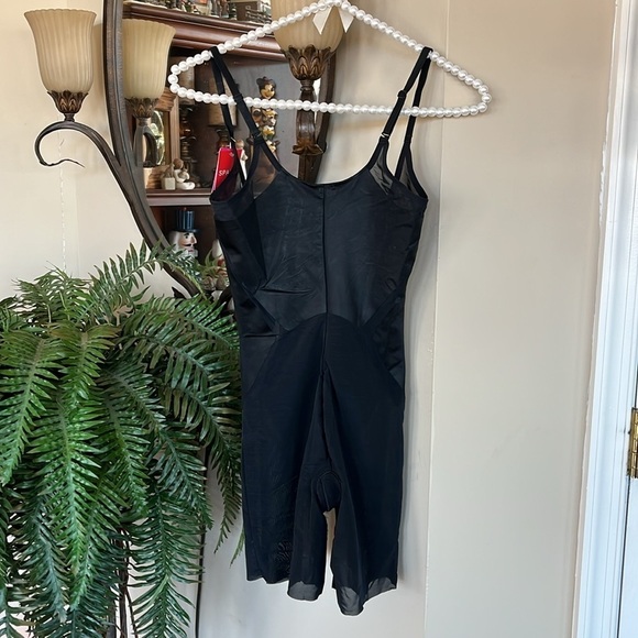 Brand New Spanx Open-Bust Mid-Thigh Bodysuit Very Black Slimming Shapewear - Picture 8 of 15